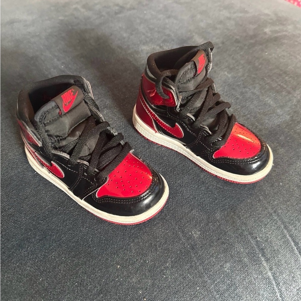 Nike Kids Black & Red High-Top Sneakers